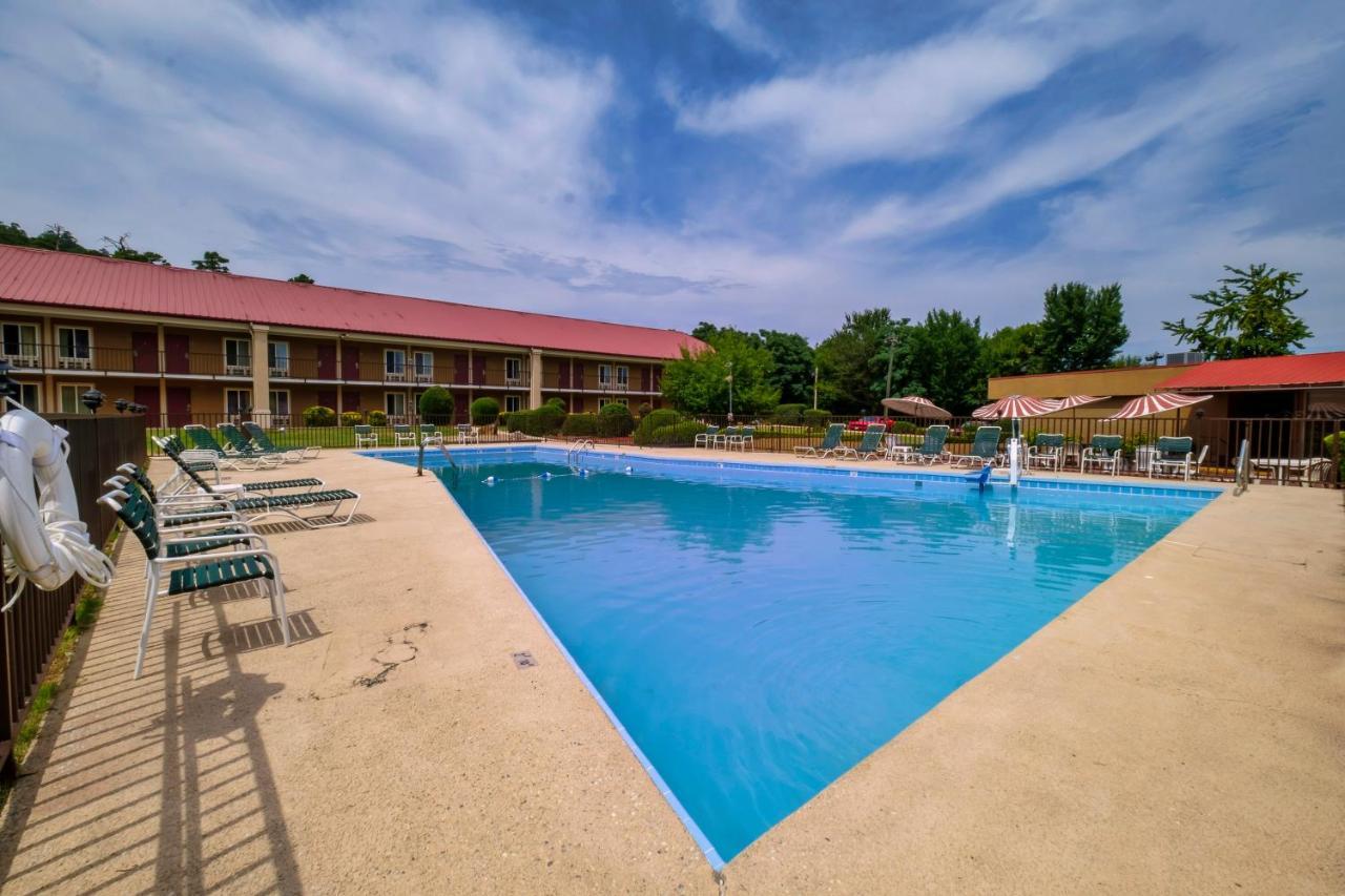 Red Roof Inn הוט ספרינגס מראה חיצוני תמונה